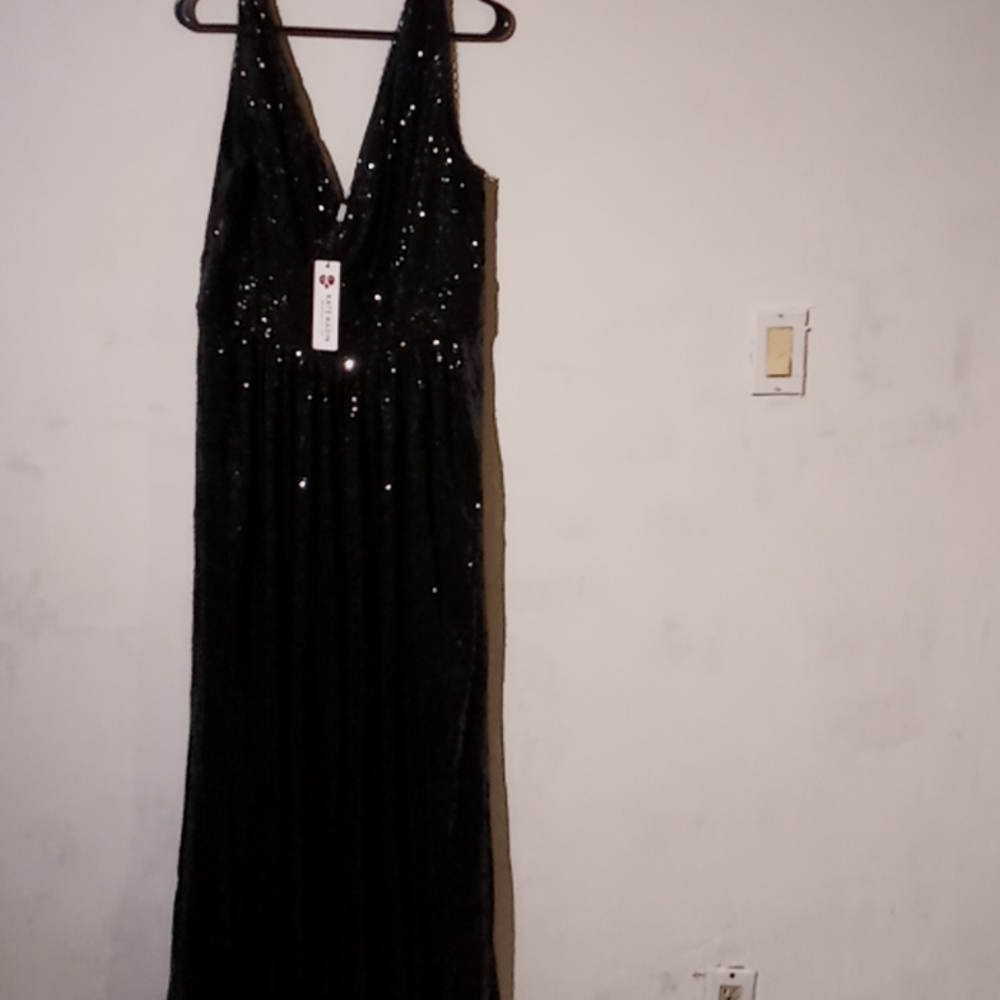 Dress - Picture 3 of 6